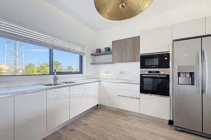 Penthouse with Lagoon & Coin de Mire Views