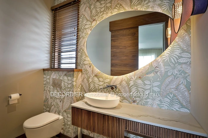 Splendid beachfront villa offering immediate access to the lagoon.