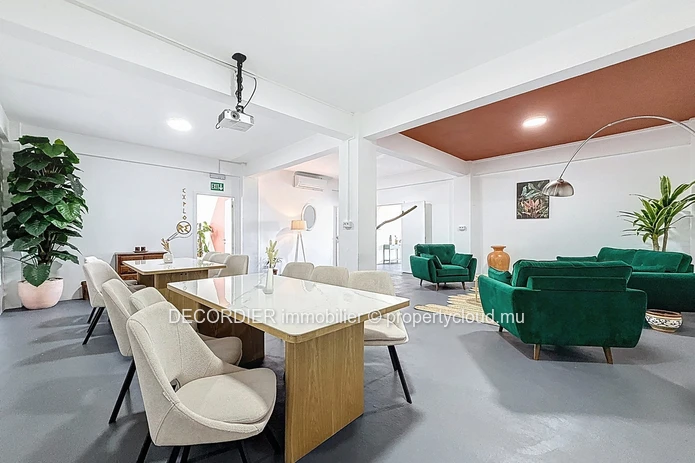 Commercial space for rent – Roches Brunes
