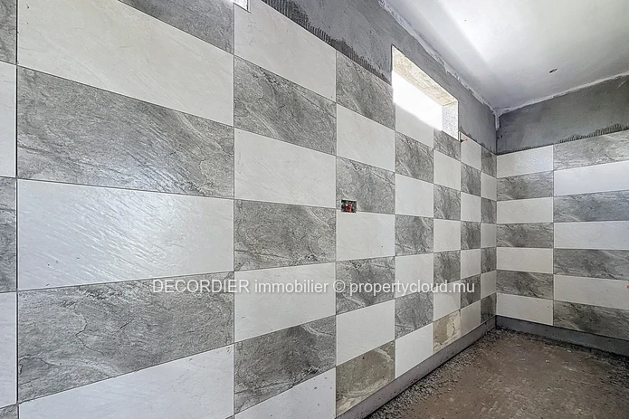For Sale – Modern House with Swimming Pool