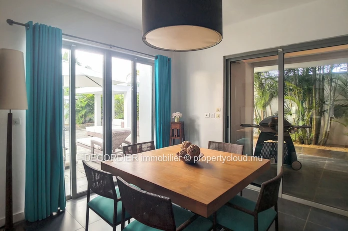 Sublime villa in a seaside residence with private pool