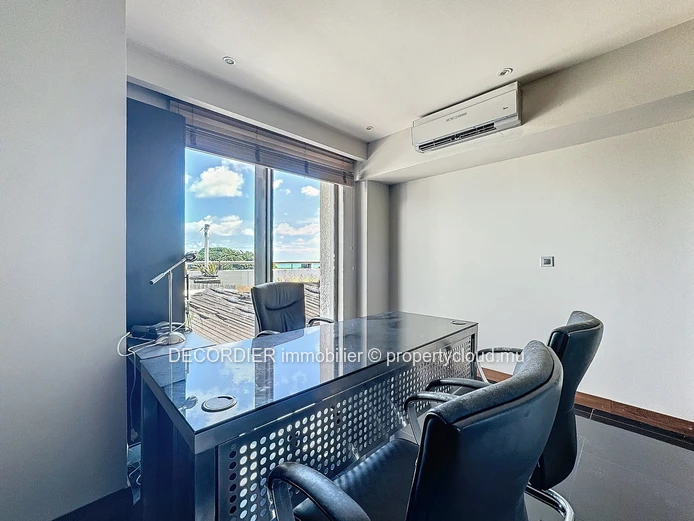 Office for sale in the heart of Grand Bay