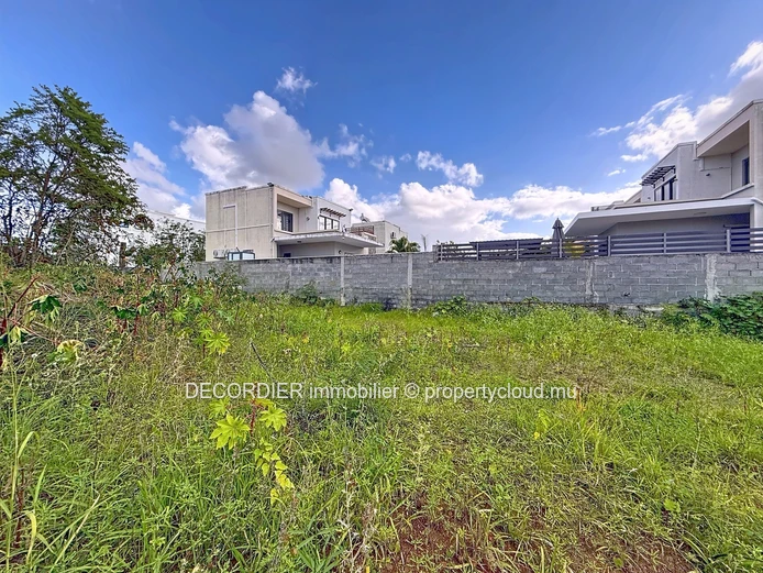Residential land for sale in Pereybère.