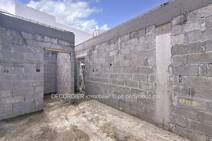 Elegant villa under construction with pool & garden
