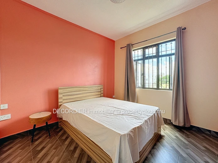 Apartment with shared swimming pool
