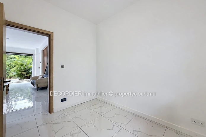 Charming Duplex for Rent in Pereybère