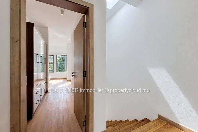 Charming Duplex for Rent in Pereybère