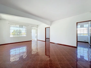 Maison de 8 Chambres