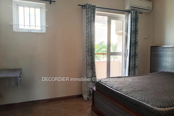 Triplex in a 24/7 secure residence with shared swimming pool