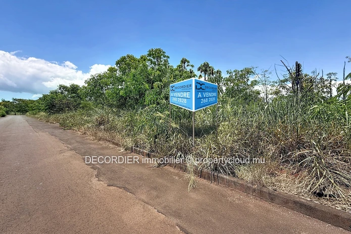 Residential Lot of 3 Arpents for Sale – Balaclava