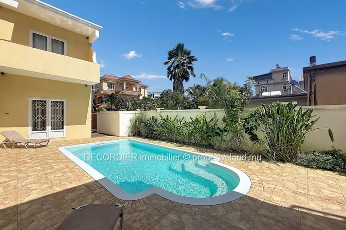 Duplex house for rent – Trou aux Biches