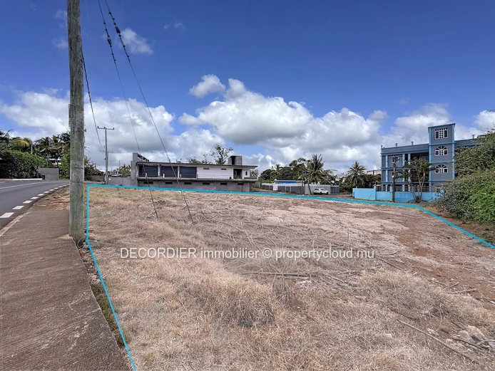 For sale – Residential and commercial land in Pointe aux Piments.