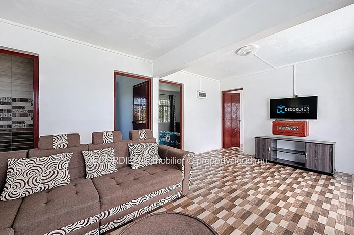 Maison de 176 m² idéalement située à Sottise