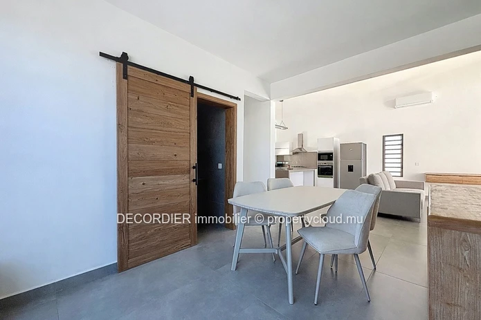 Maison moderne dans une résidence sécurisée