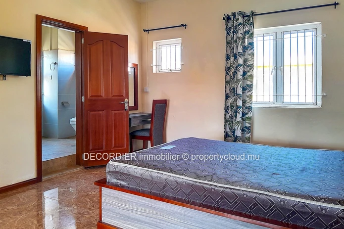 Triplex in a 24/7 secure residence with shared swimming pool