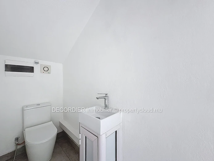 Villa contemporaine avec piscine dans un cadre paisible – Vente sur plan