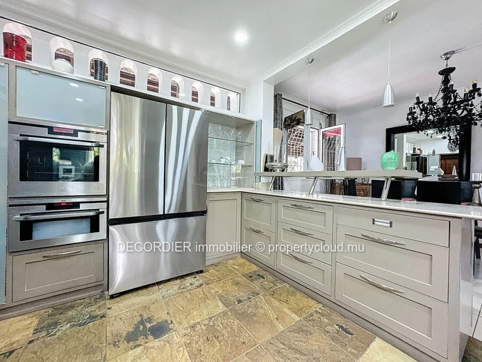 Maison contemporaine avec piscine et jardin - Accessible aux étrangers