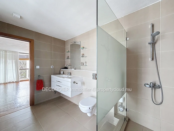 Comfort and tranquillity just minutes from the beach