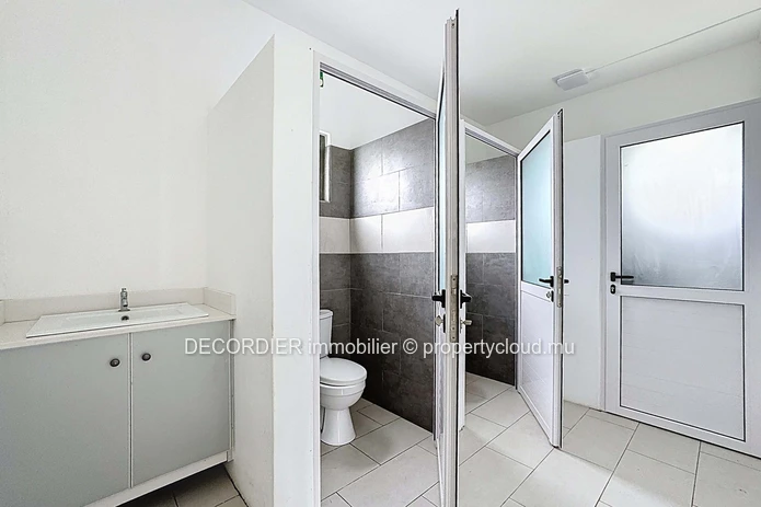 Beautiful Property for Rent – Ideal for Residential or Commercial Use