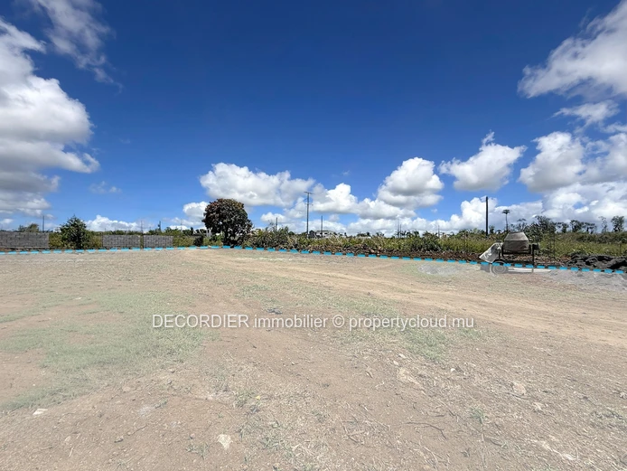 Your future residential project on a spacious plot (Sole Mandate)