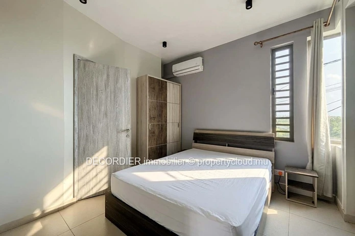 Modern duplex with private swimming pool (Sole Mandate)