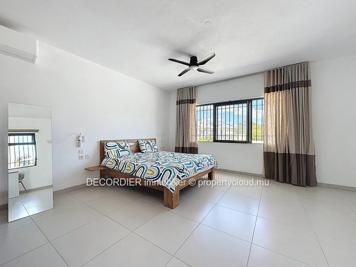 For Rent – Stunning contemporary villa with private pool