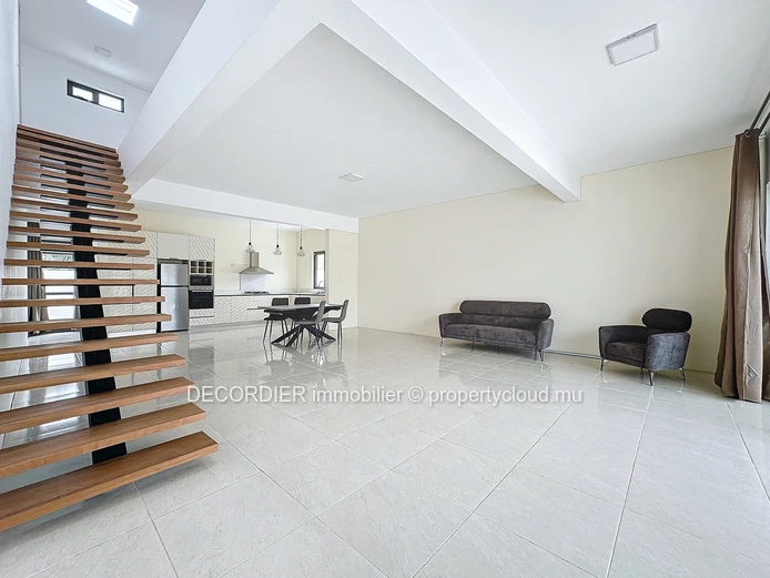 Duplex neuf et cosy niché à 10 minutes à pied de la plage