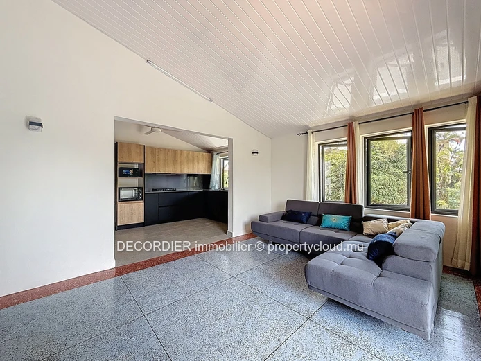 Propriété avec 4 appartements