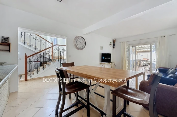 House for Rent with Private Pool – Bain Bœuf