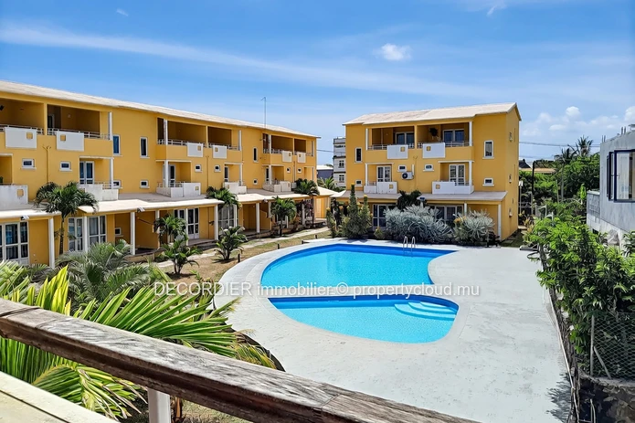 Triplex in a 24/7 secure residence with shared swimming pool