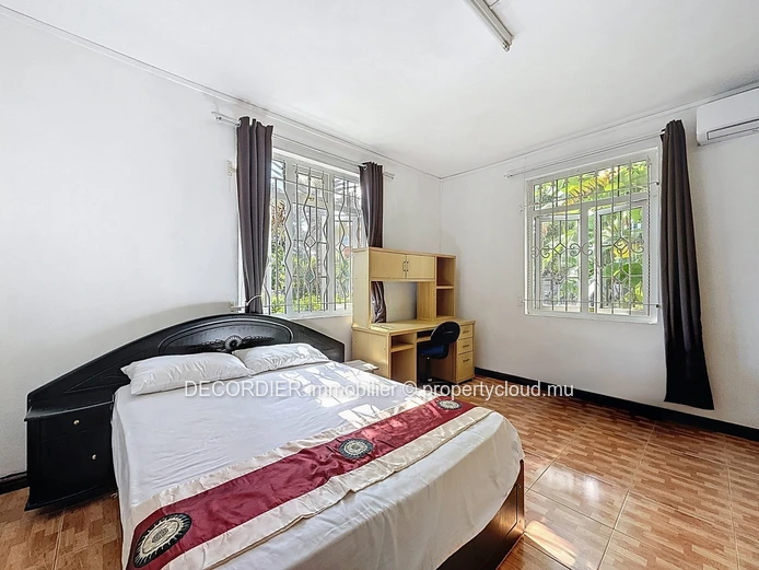 Spacieuse Maison à Trou Aux Biches avec Piscine et Jardin
