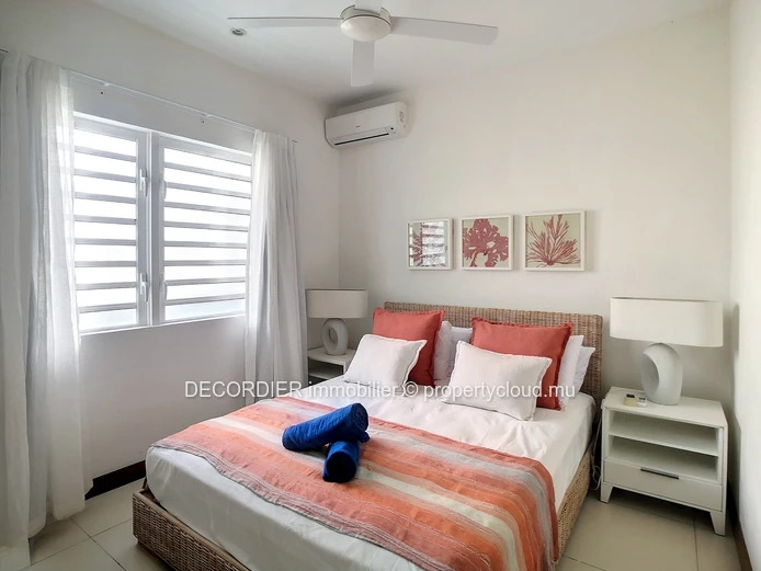 Ground floor apartment in front of the sea