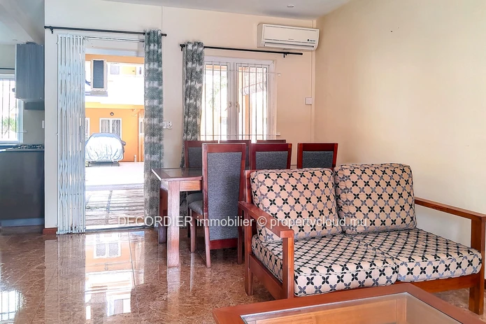 Triplex in a 24/7 secure residence with shared swimming pool