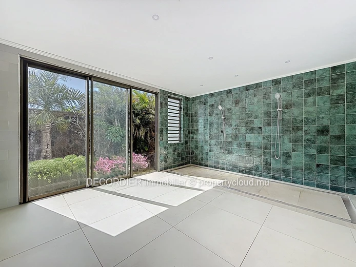 Villa de plain-pied – dans un domaine prestigieux