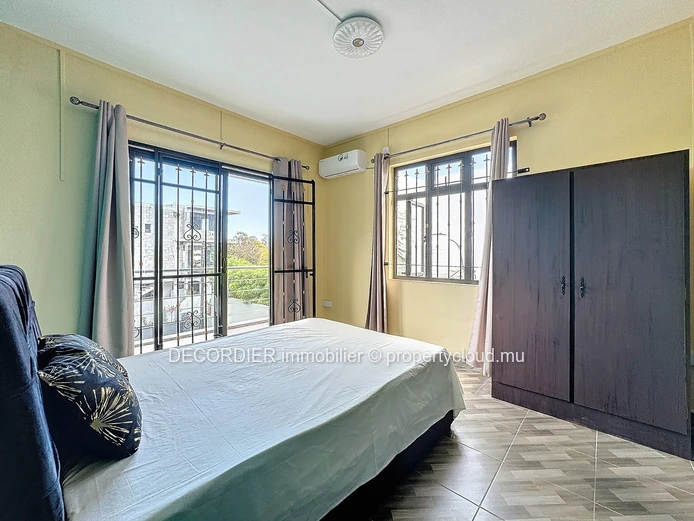 Apartment with shared swimming pool