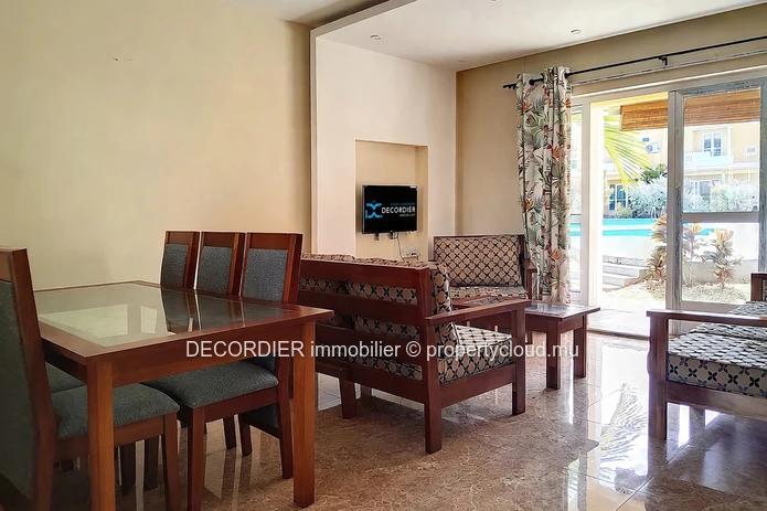 Triplex in a 24/7 secure residence with shared swimming pool