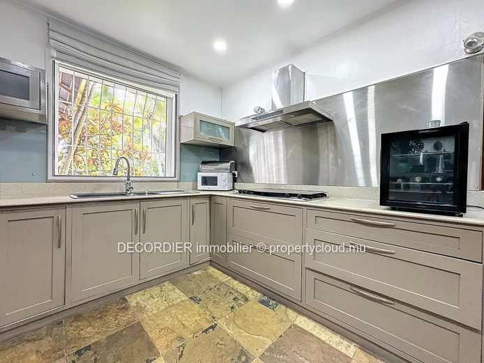 Maison contemporaine avec piscine et jardin - Accessible aux étrangers
