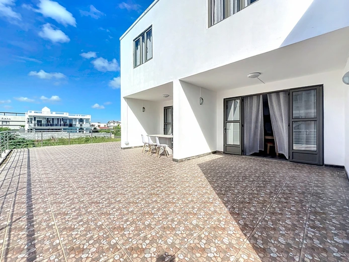 1st floor apartment with spacious terrace