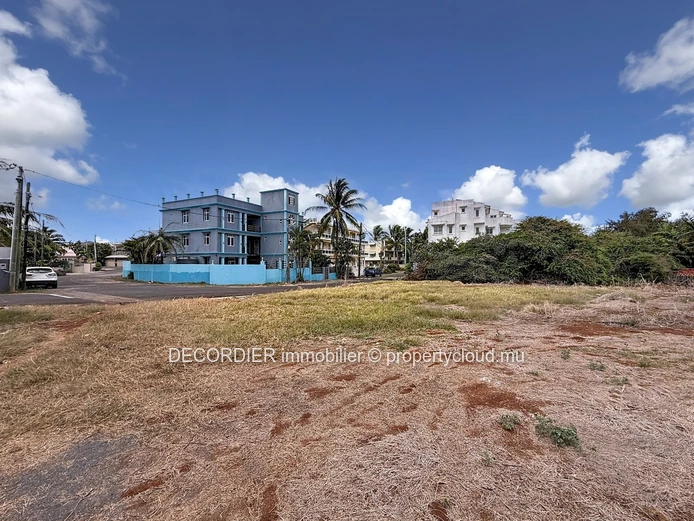 For sale – Residential and commercial land in Pointe aux Piments.