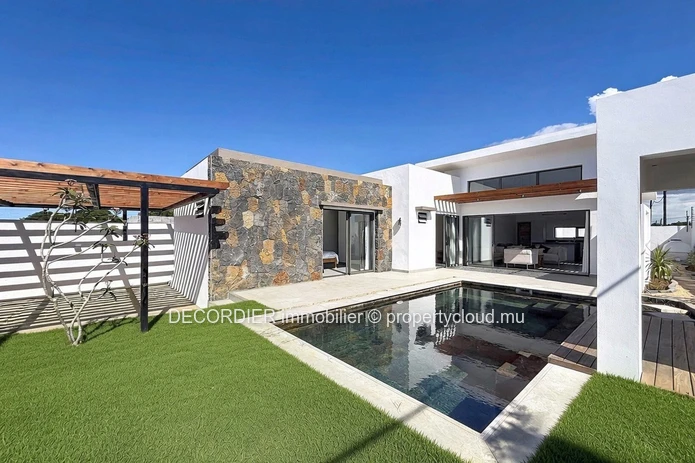 Maison moderne dans une résidence sécurisée