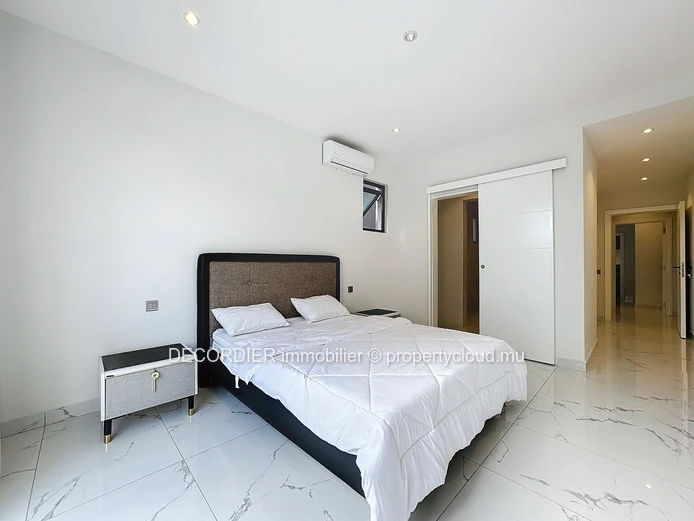 Apartment located in a secure residence accessible to foreigners