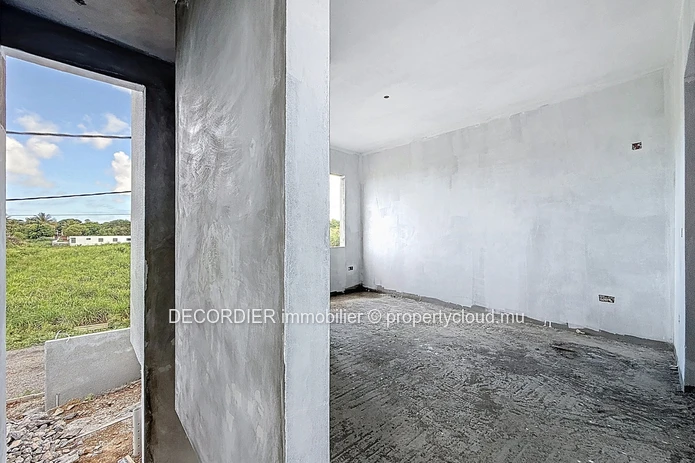 For Sale – Modern House with Swimming Pool