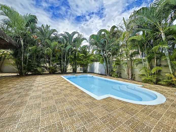 À vendre - Pointe aux Piments. Très belle villa R.E.S avec piscine privée