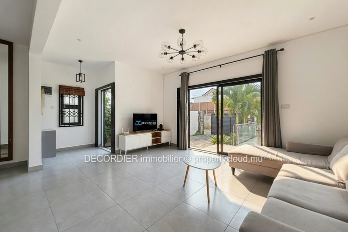 Modern 3-Bedroom Villa with Private Pool
