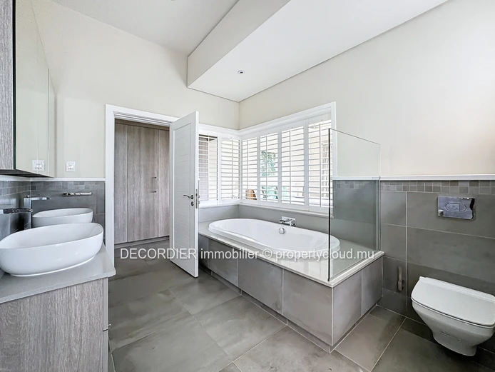 Magnifique villa située à Villa Valriche - accessible aux étrangers