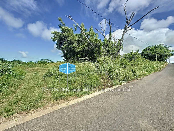 Residential land in Grand Gaube, ready to build!