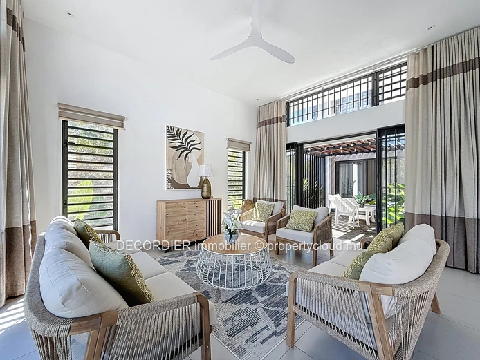 For Rent – Stunning contemporary villa with private pool