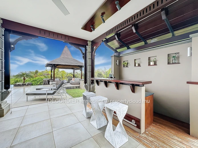 Magnifique villa située à Villa Valriche - accessible aux étrangers