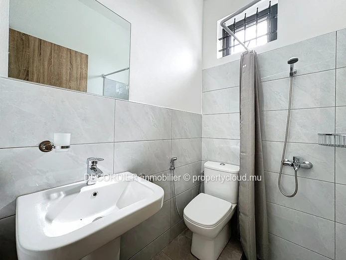 New apartment located on the ground floor 6 minutes' walk from Grand Baie La Croisette (Sole Mandate)