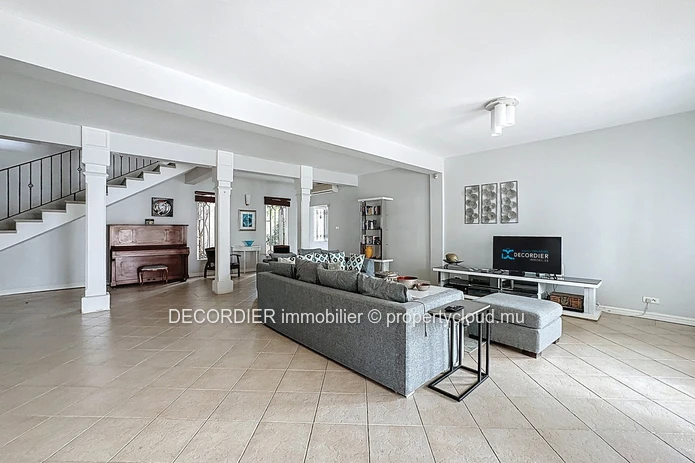 À Louer – Élégante maison de style colonial moderne avec piscine à Pointe aux Canonniers